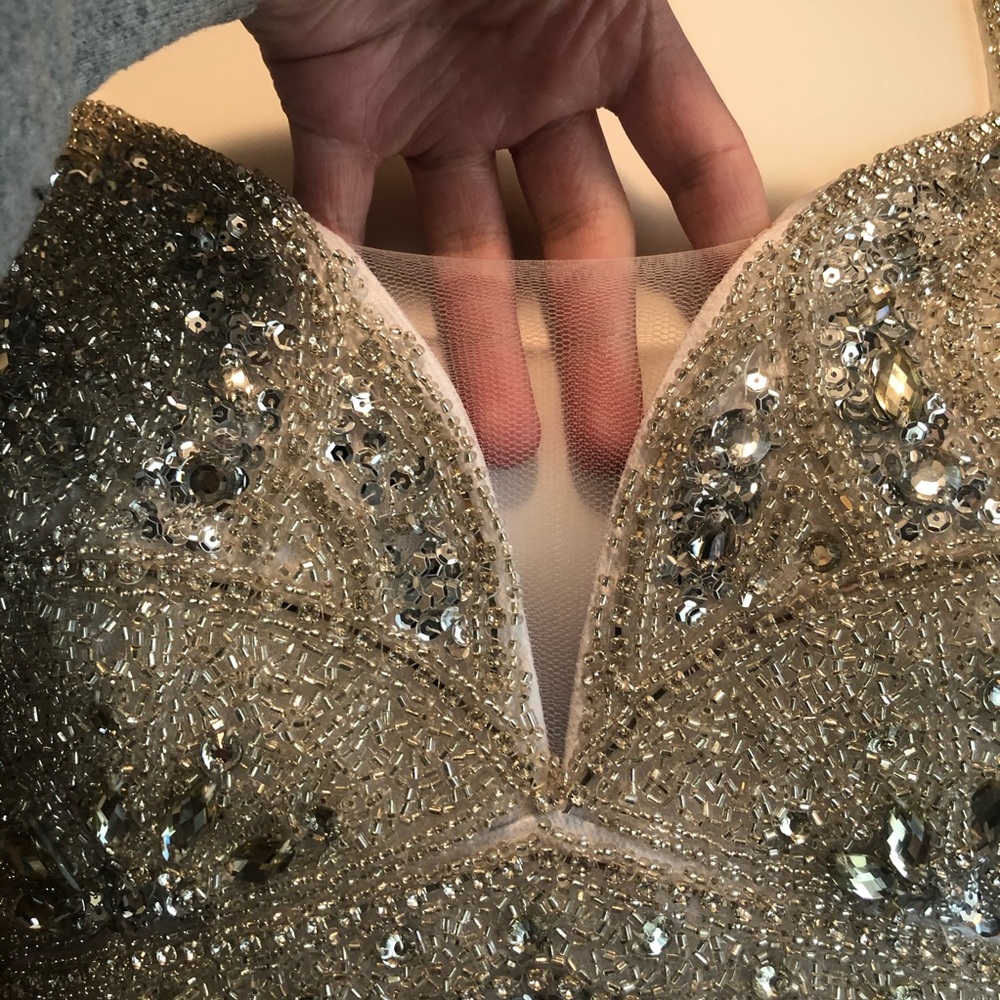 PROM / WEDDING DRESS - Picture 3 of 8